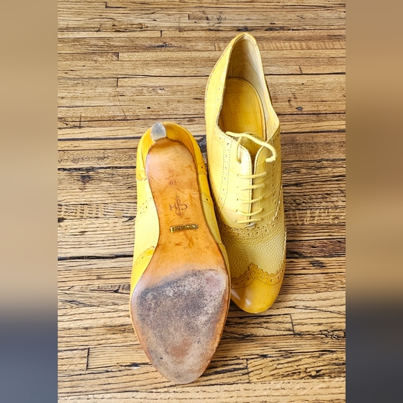 Cole Haan | Oxford Lace Up Nike Air Booties - Picture 3 of 4